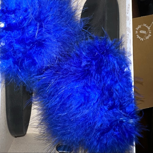 blue boutique made fur slides - Picture 2 of 2